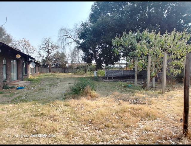 4 BEDROOM FREEHOLD FOR SALE IN ELOFF